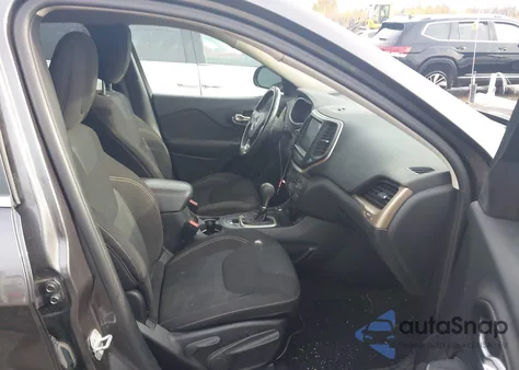 2016 Jeep Cherokee Latitude из США, поврежденный, VIN 1C4PJMCS8GW241912